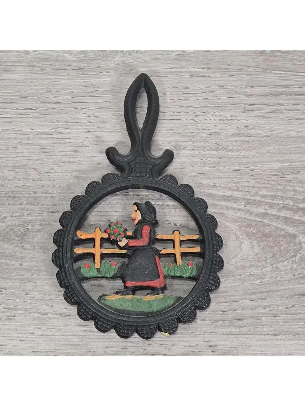 Dalecraft‎ Dutch Amish Folk Art Woman Flowers Cast Iron Trivet Wall Decor